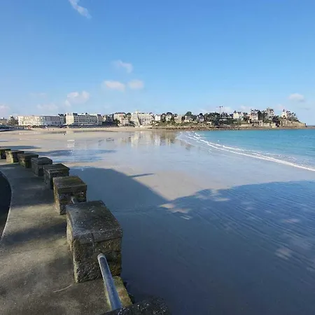 Les Trois Plages Apartment