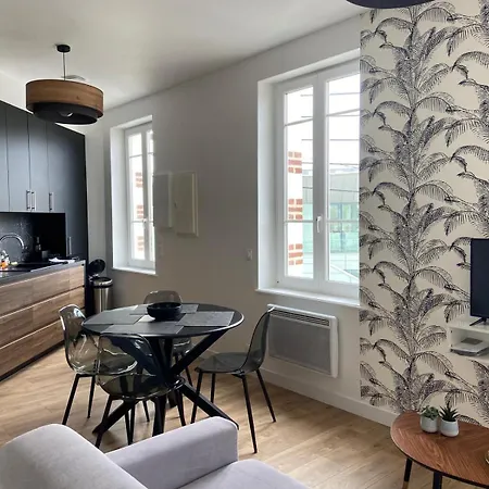 Les Trois Plages Apartment *